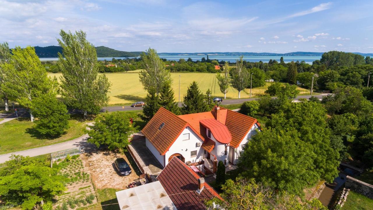 Huszár vendégház Orvenyes Exterior foto