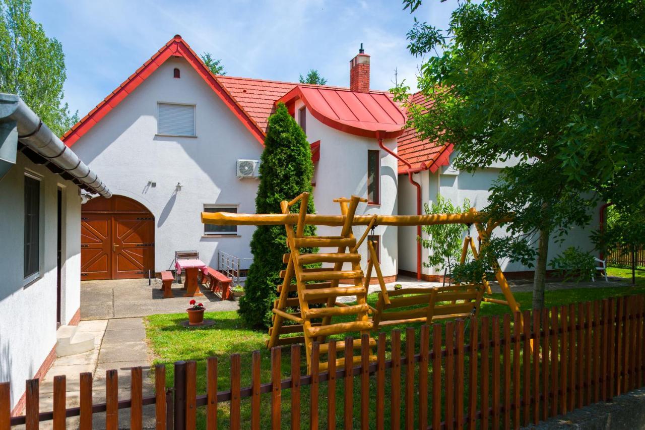 Huszár vendégház Orvenyes Exterior foto