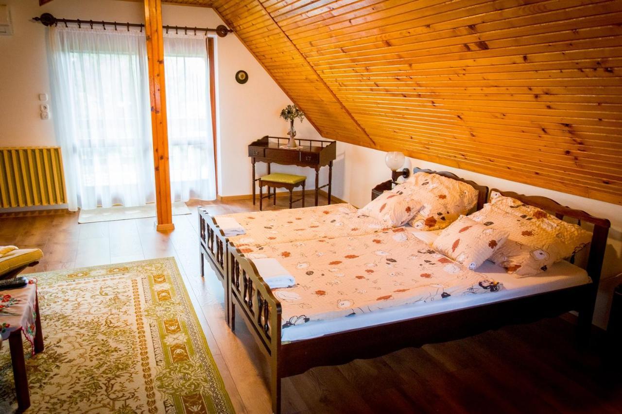 Huszár vendégház Orvenyes Exterior foto