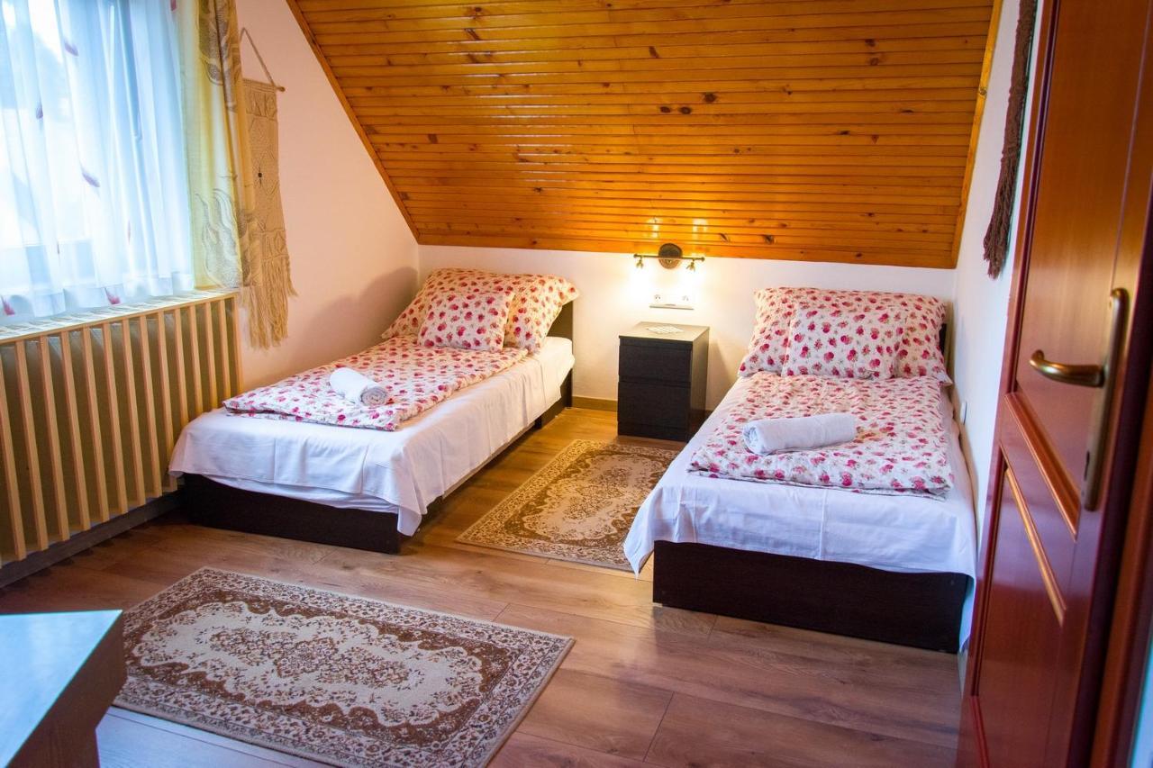 Huszár vendégház Orvenyes Exterior foto